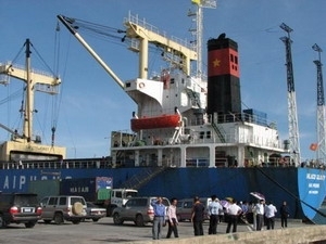 Vietnam, Laos join hands in developing Vung Ang port